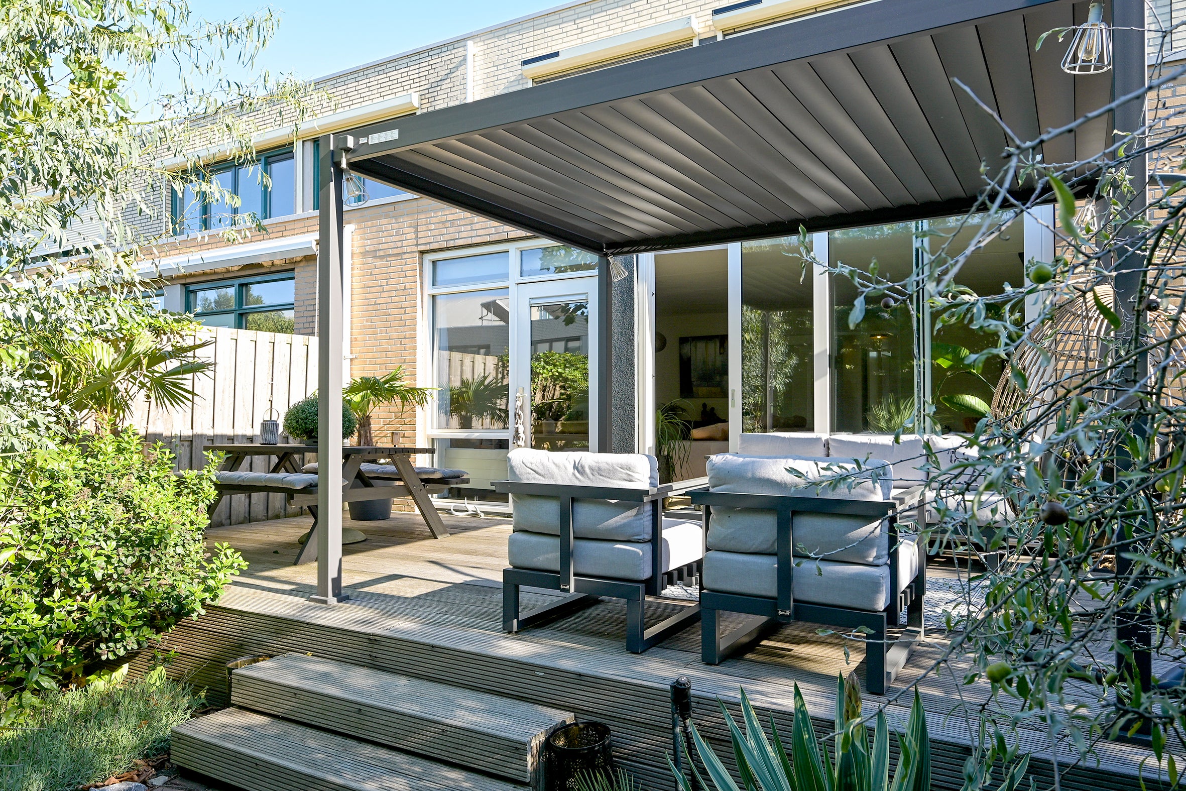 Hoekwoning te koop: Hoek van Hollandlaan 1, 'S-Gravenhage