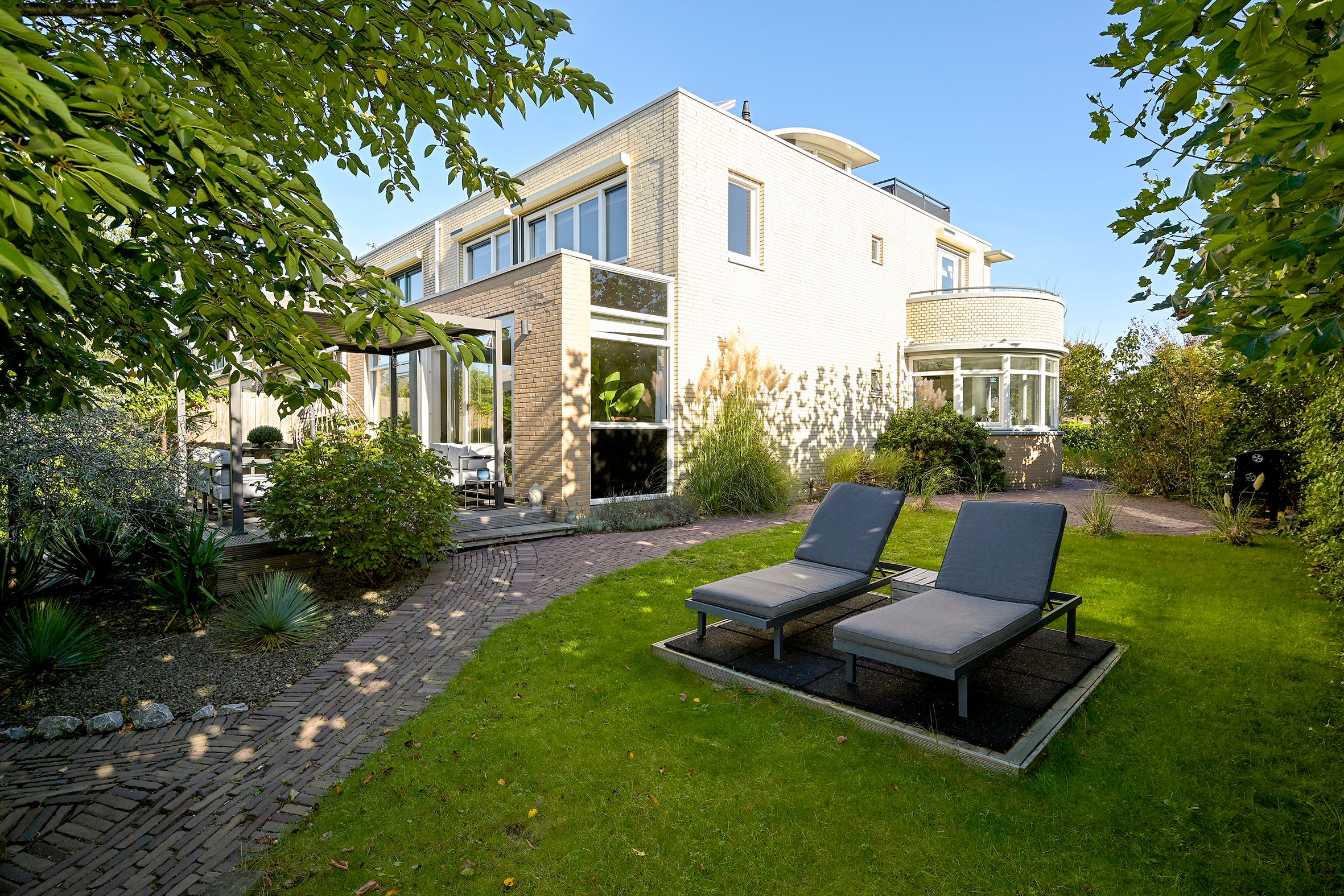 Hoekwoning te koop: Hoek van Hollandlaan 1, 'S-Gravenhage