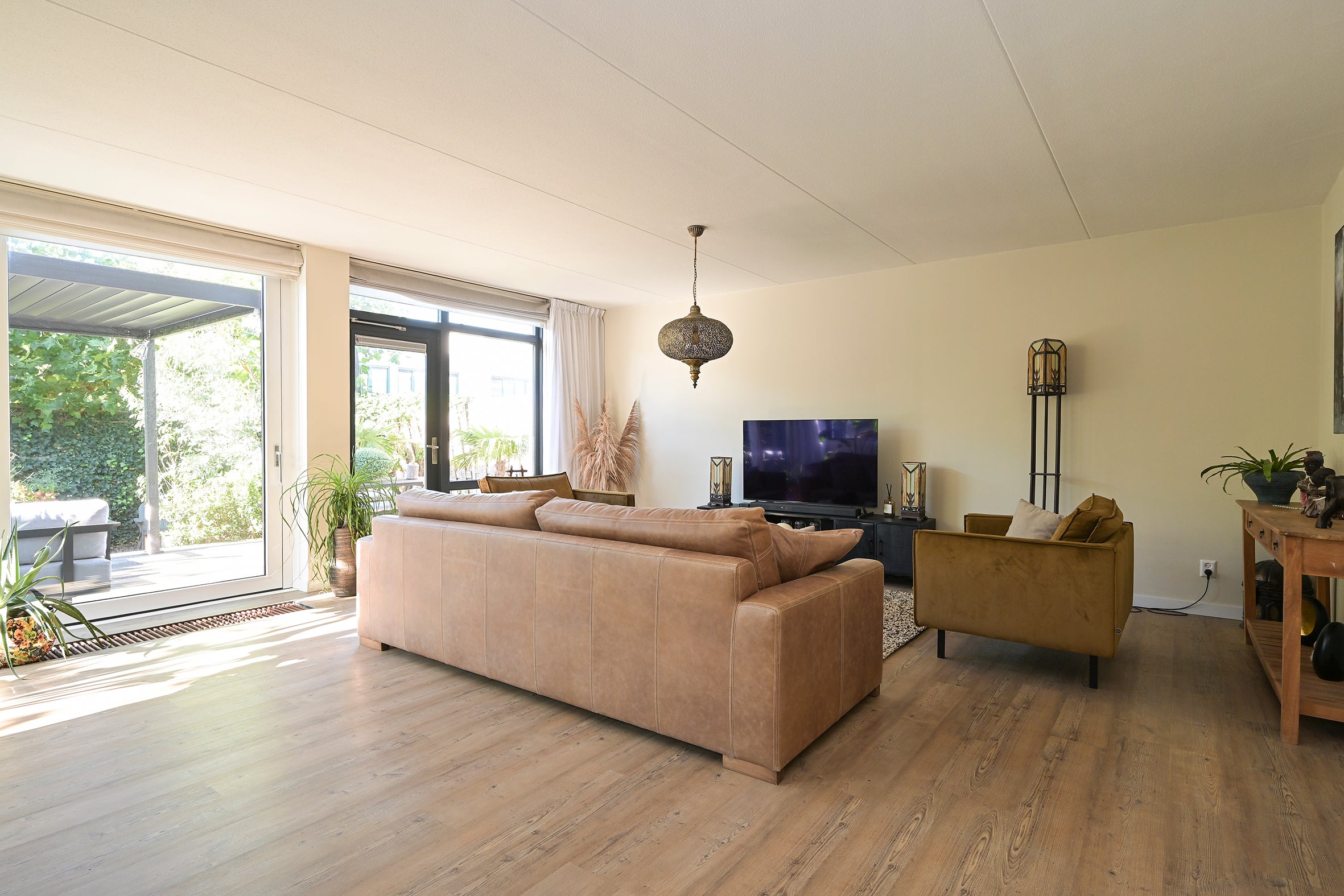 Hoekwoning te koop: Hoek van Hollandlaan 1, 'S-Gravenhage