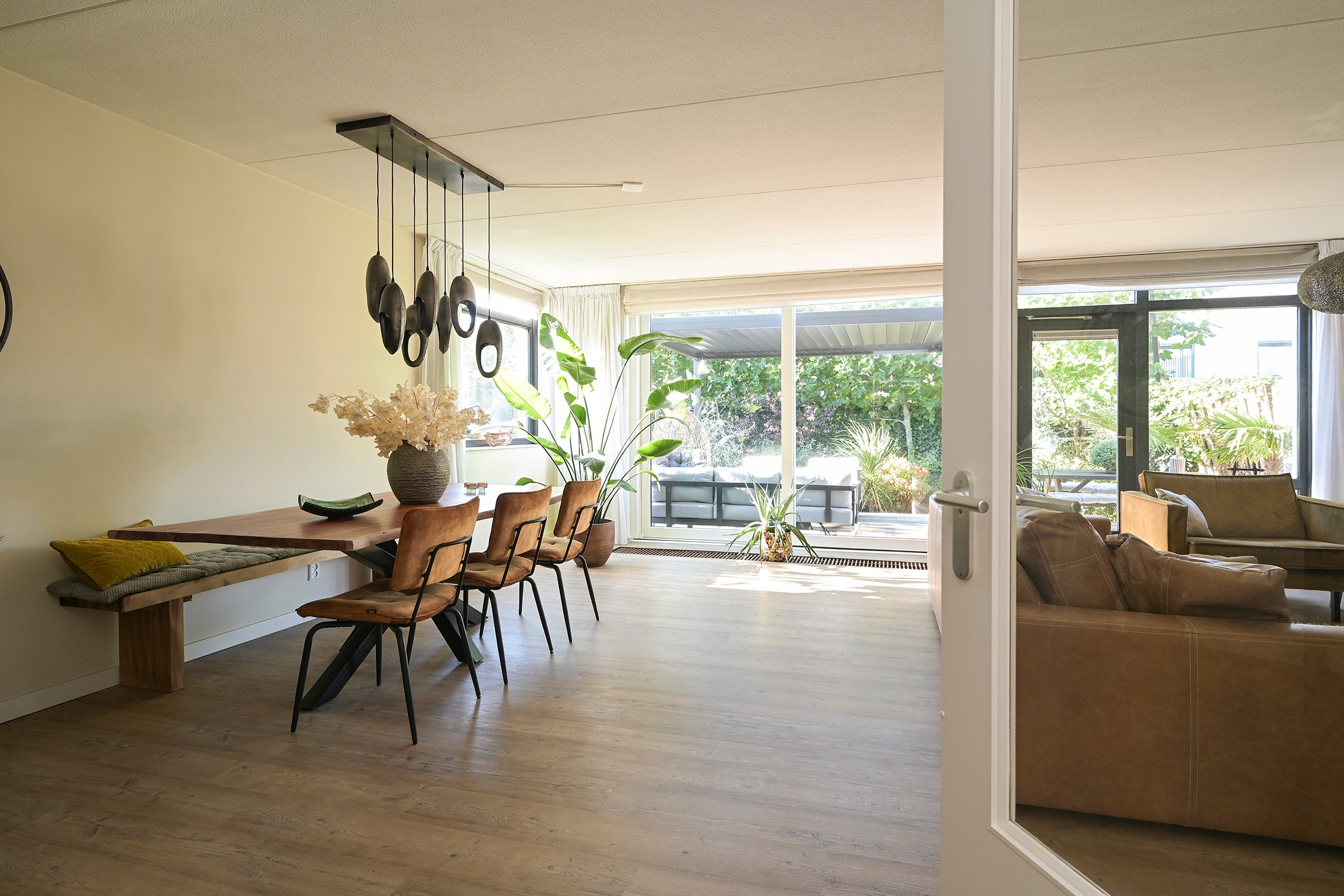 Hoekwoning te koop: Hoek van Hollandlaan 1, 'S-Gravenhage