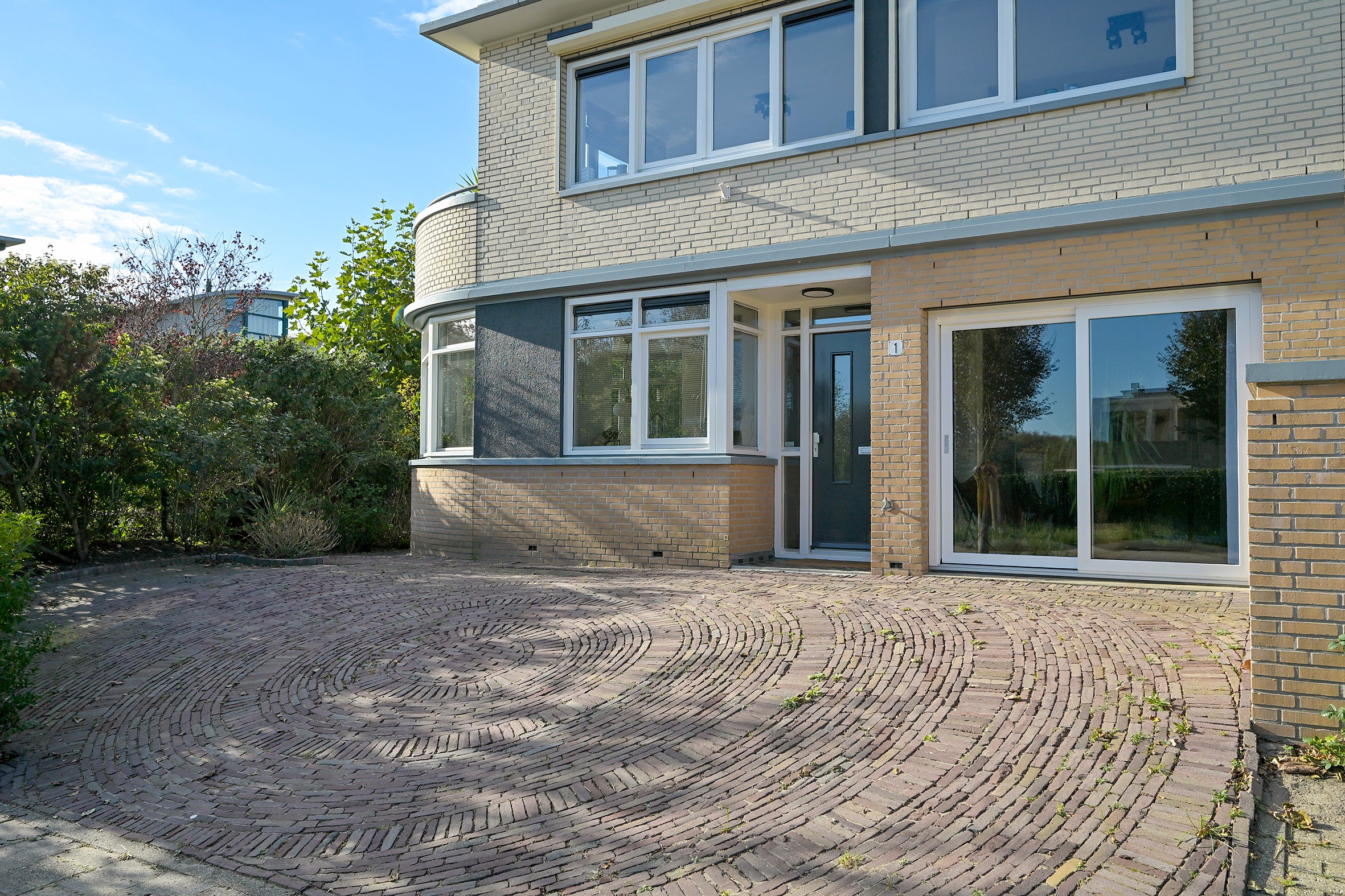 Hoekwoning te koop: Hoek van Hollandlaan 1, 'S-Gravenhage