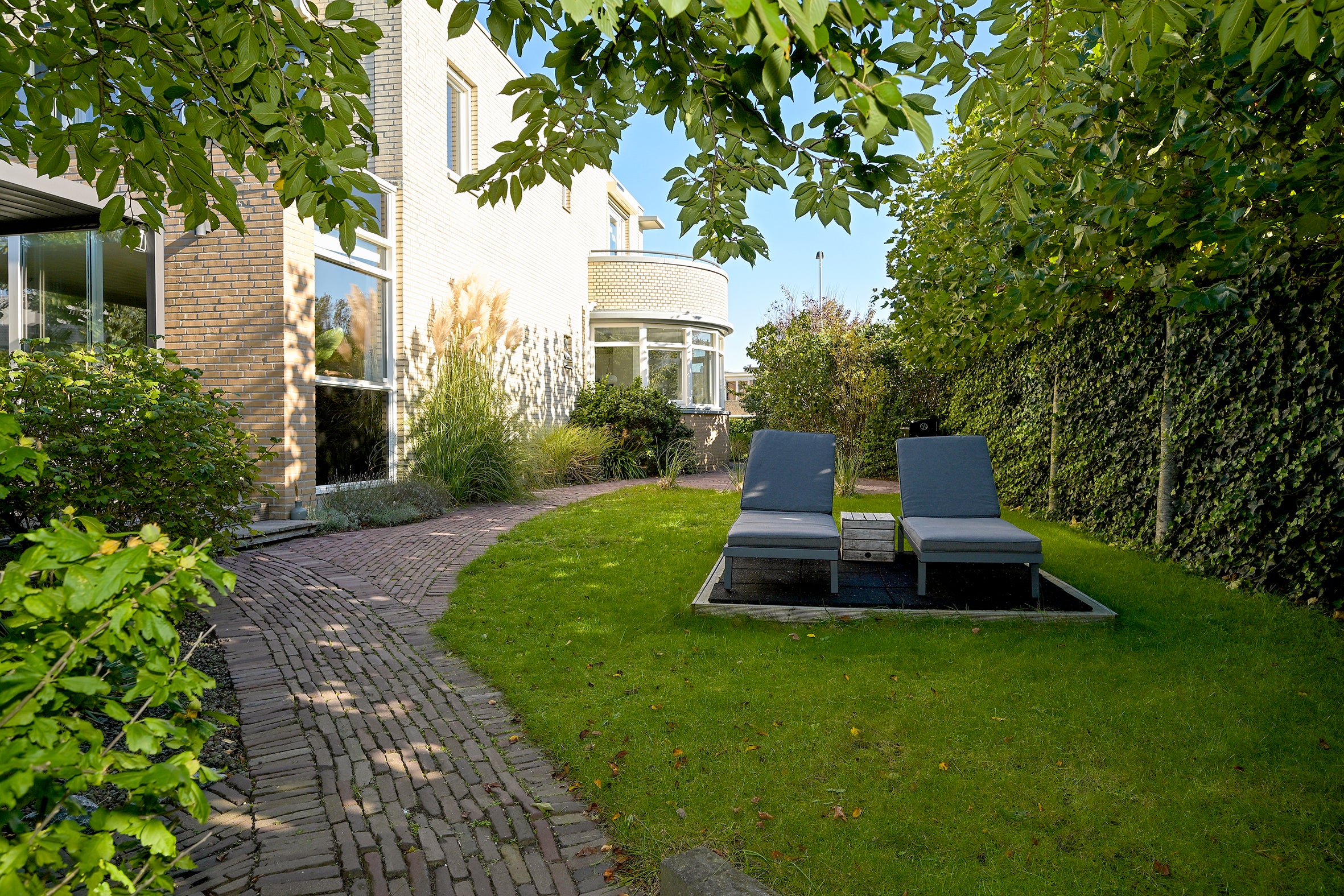 Hoekwoning te koop: Hoek van Hollandlaan 1, 'S-Gravenhage