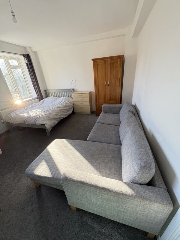 Flat Crowndale Court in Greater London