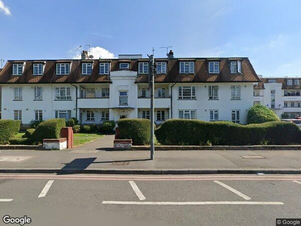 Room Grosvenor Court in Greater London