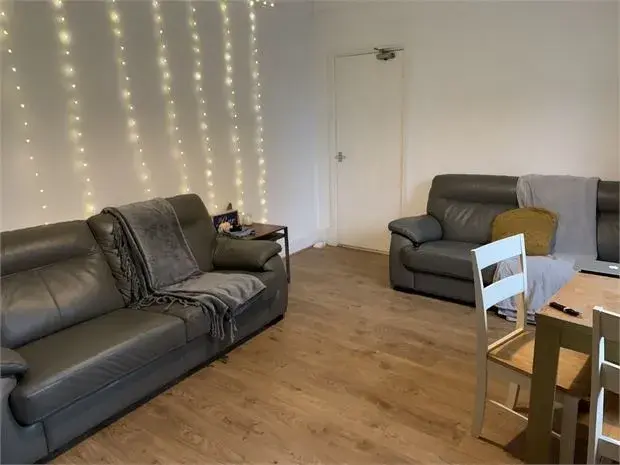 Room Bryn-y-mor Crescent in Swansea