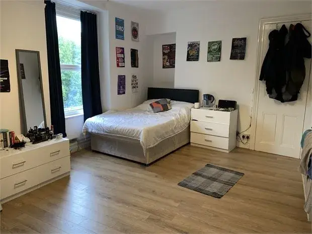 Room Bryn-y-mor Crescent in Swansea