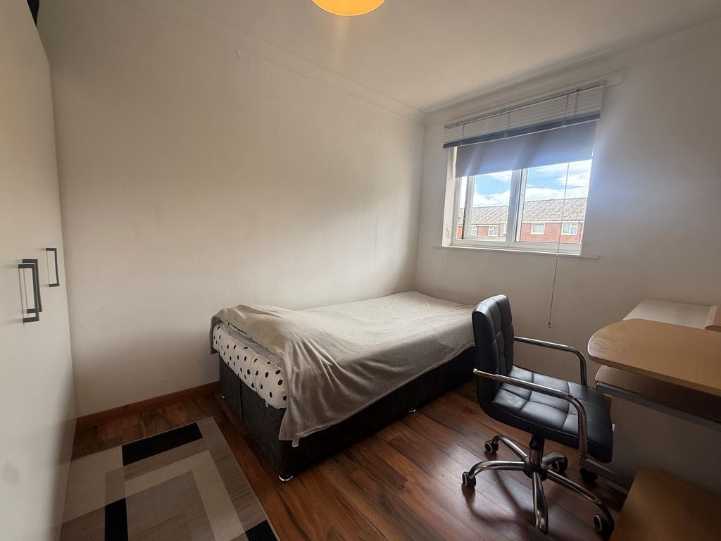 Room Bradshaw Road in Chichester
