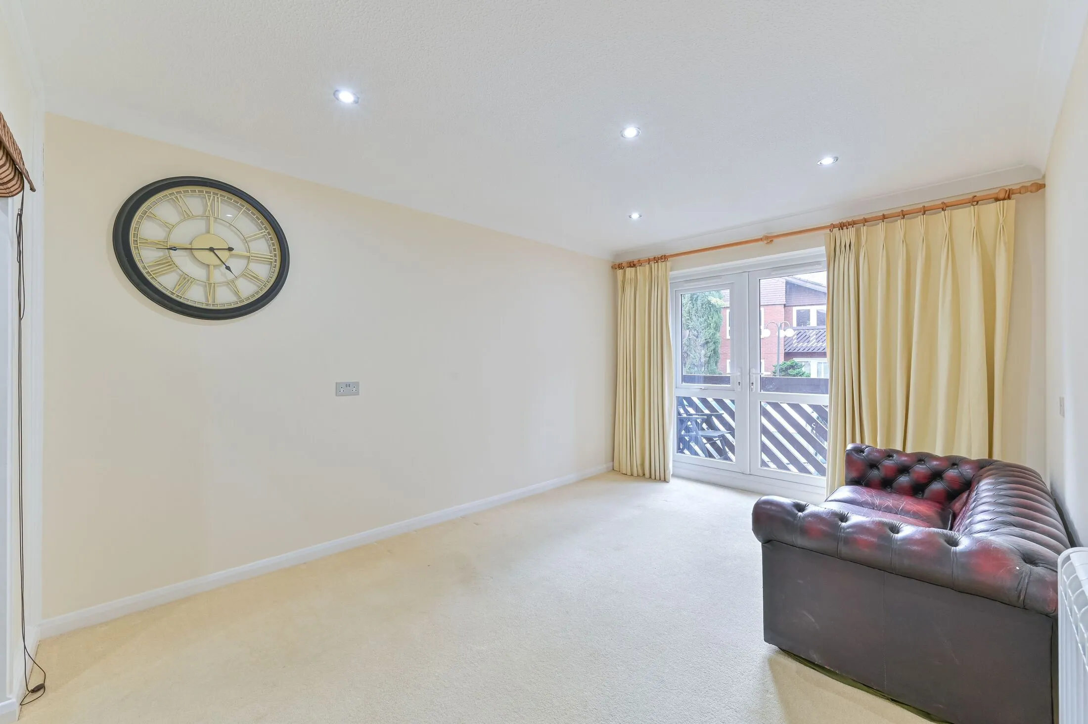 Flat Lords Close in Greater London