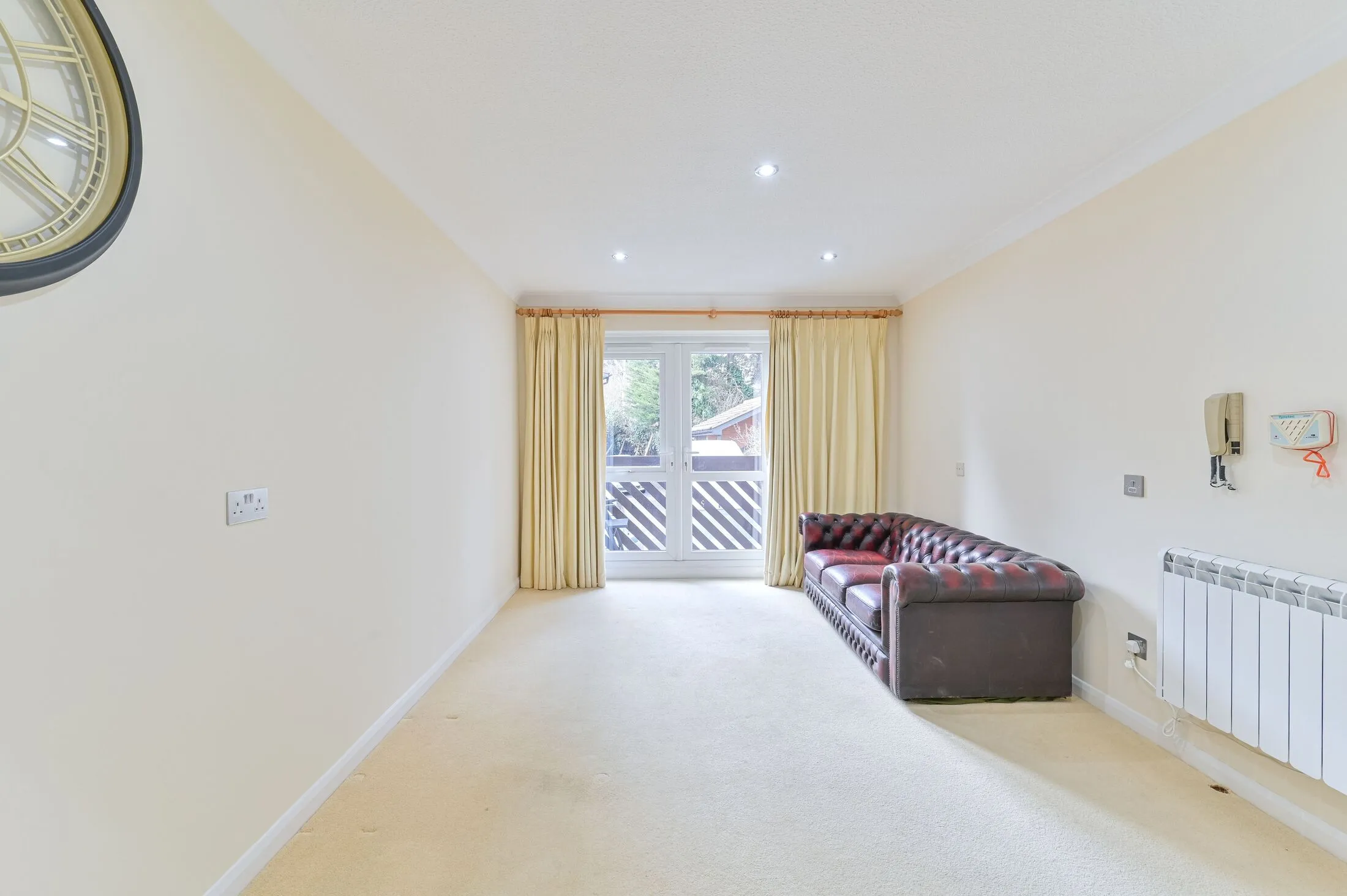 Flat Lords Close in Greater London