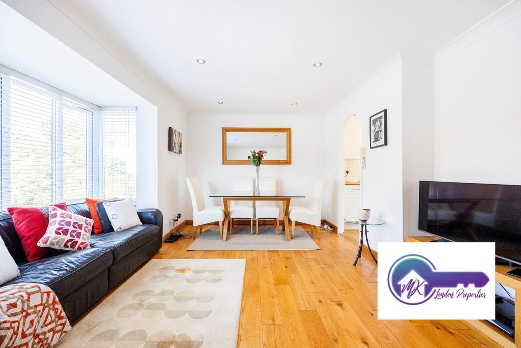 House Linwood Close in Greater London
