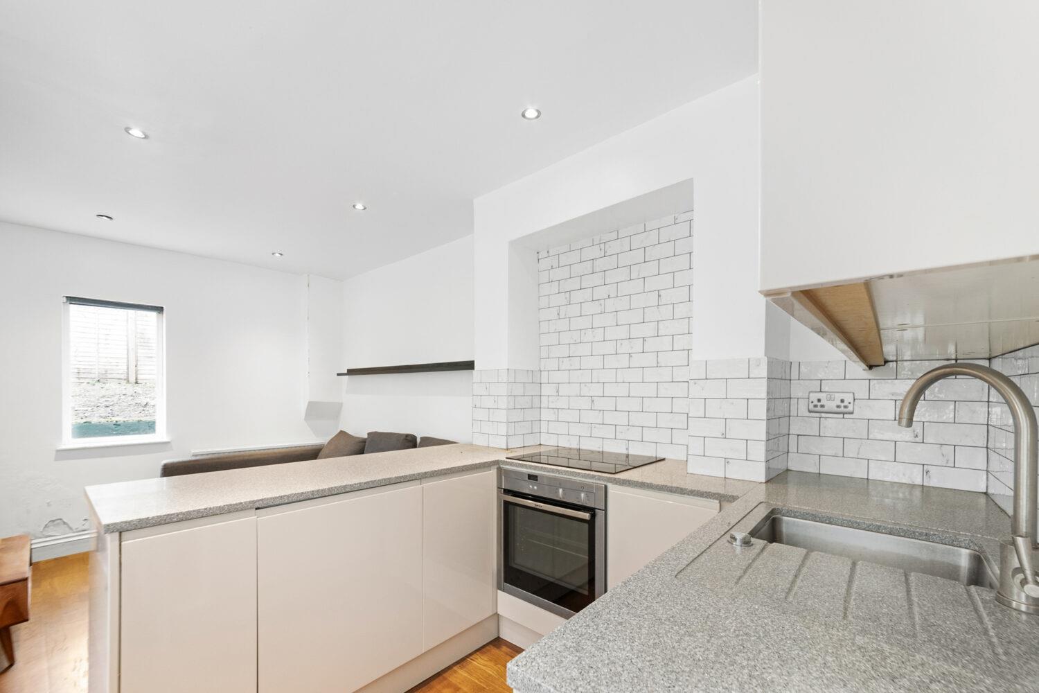 Flat St Gothard Road in Greater London