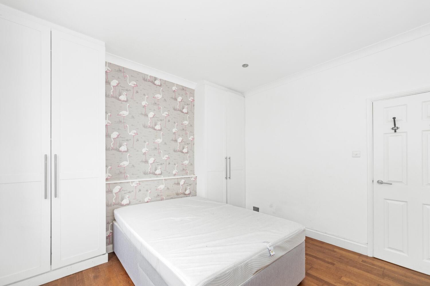 Flat St Gothard Road in Greater London