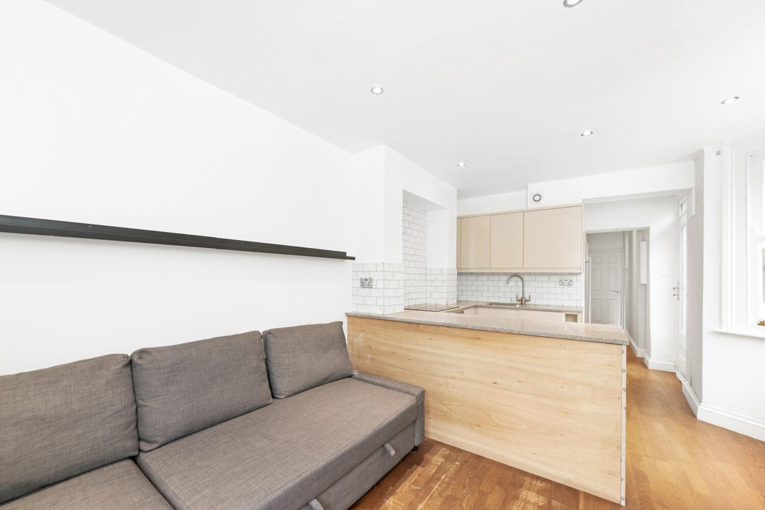 Flat St Gothard Road in Greater London
