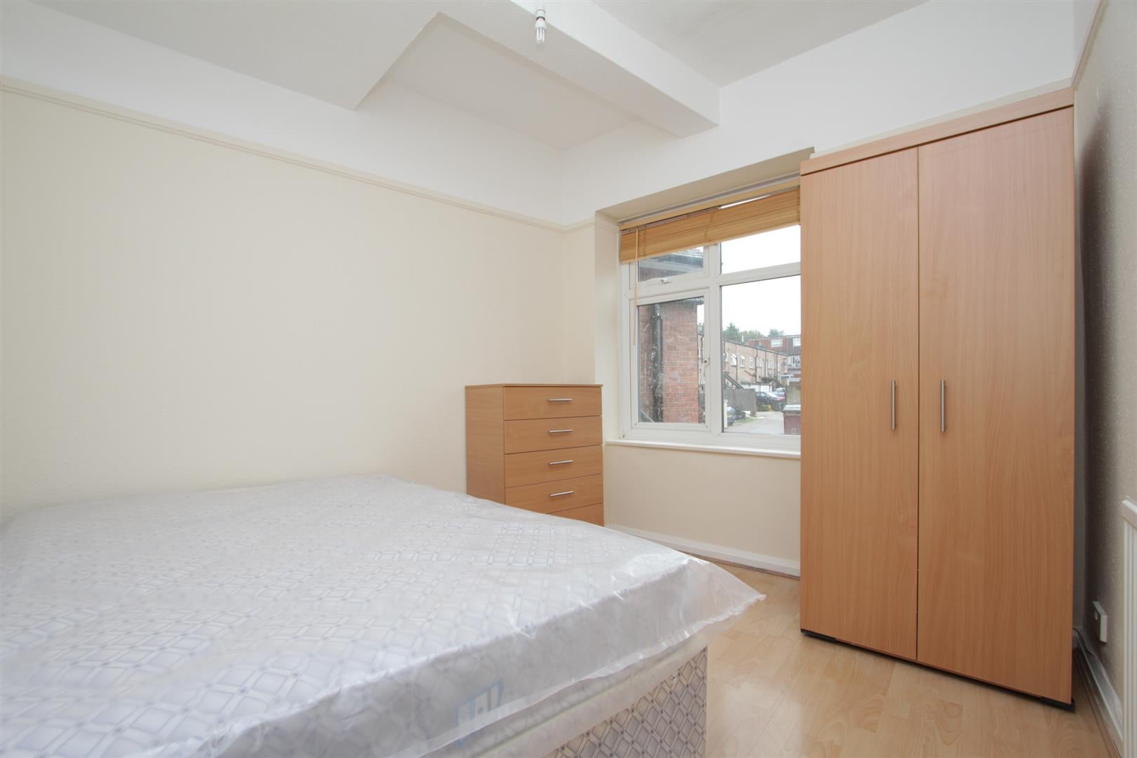 Flat Brent Street in Greater London