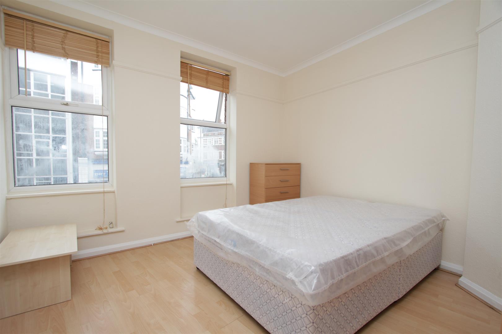 Flat Brent Street in Greater London