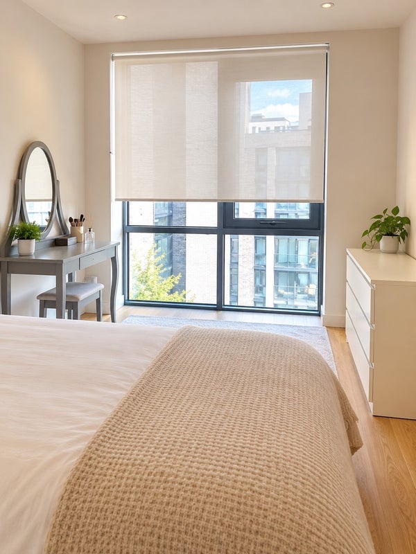 Room Weaver Walk in Greater London