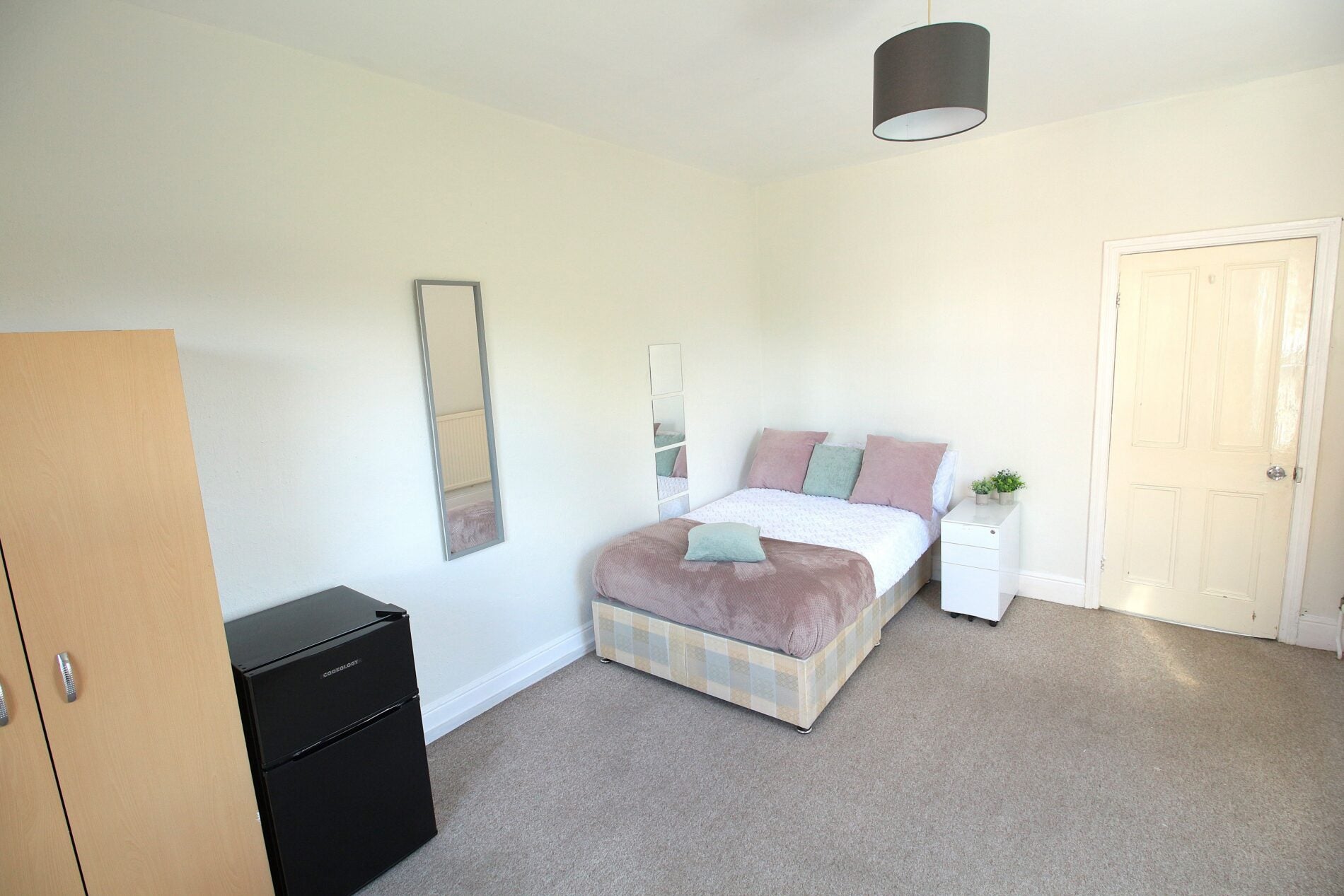 Room Richmond Road in Lincoln