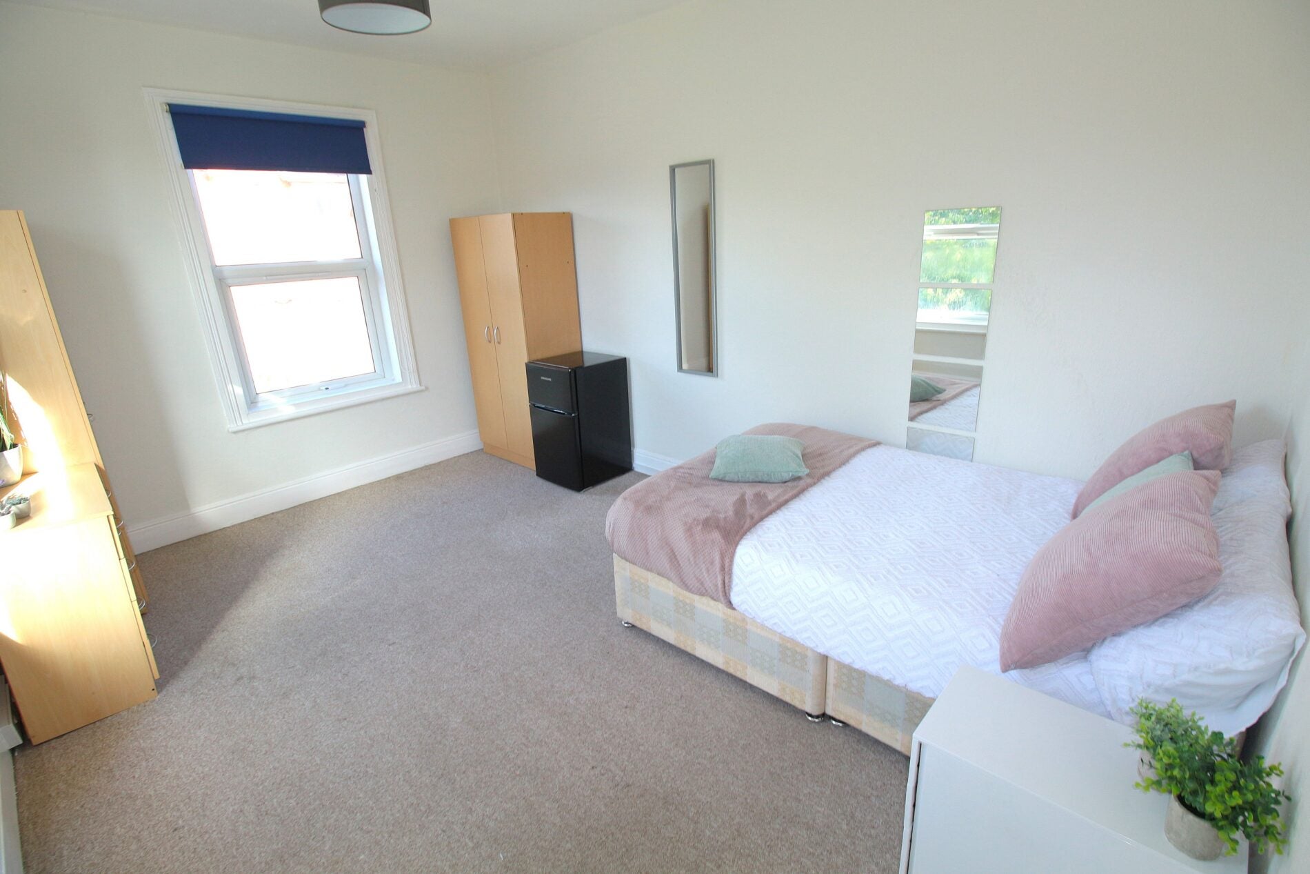 Room Richmond Road in Lincoln