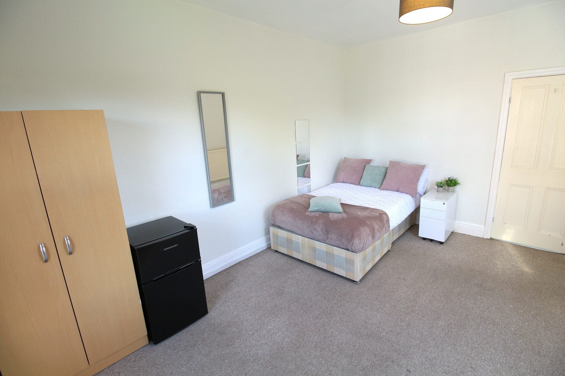 Room Richmond Road in Lincoln