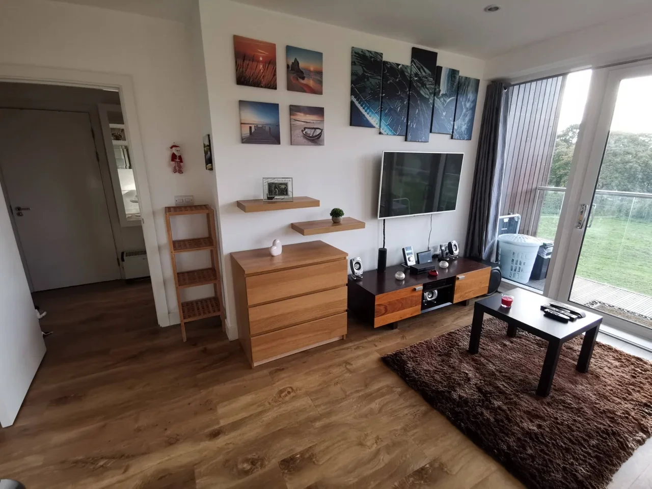 Flat Dowding Drive in Greater London