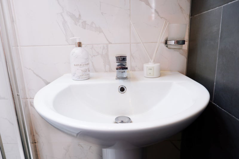 Flat Vansittart Road in Greater London