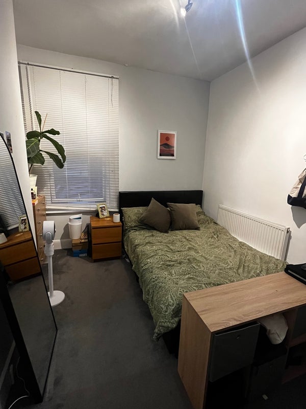 Room Antill Road in Greater London