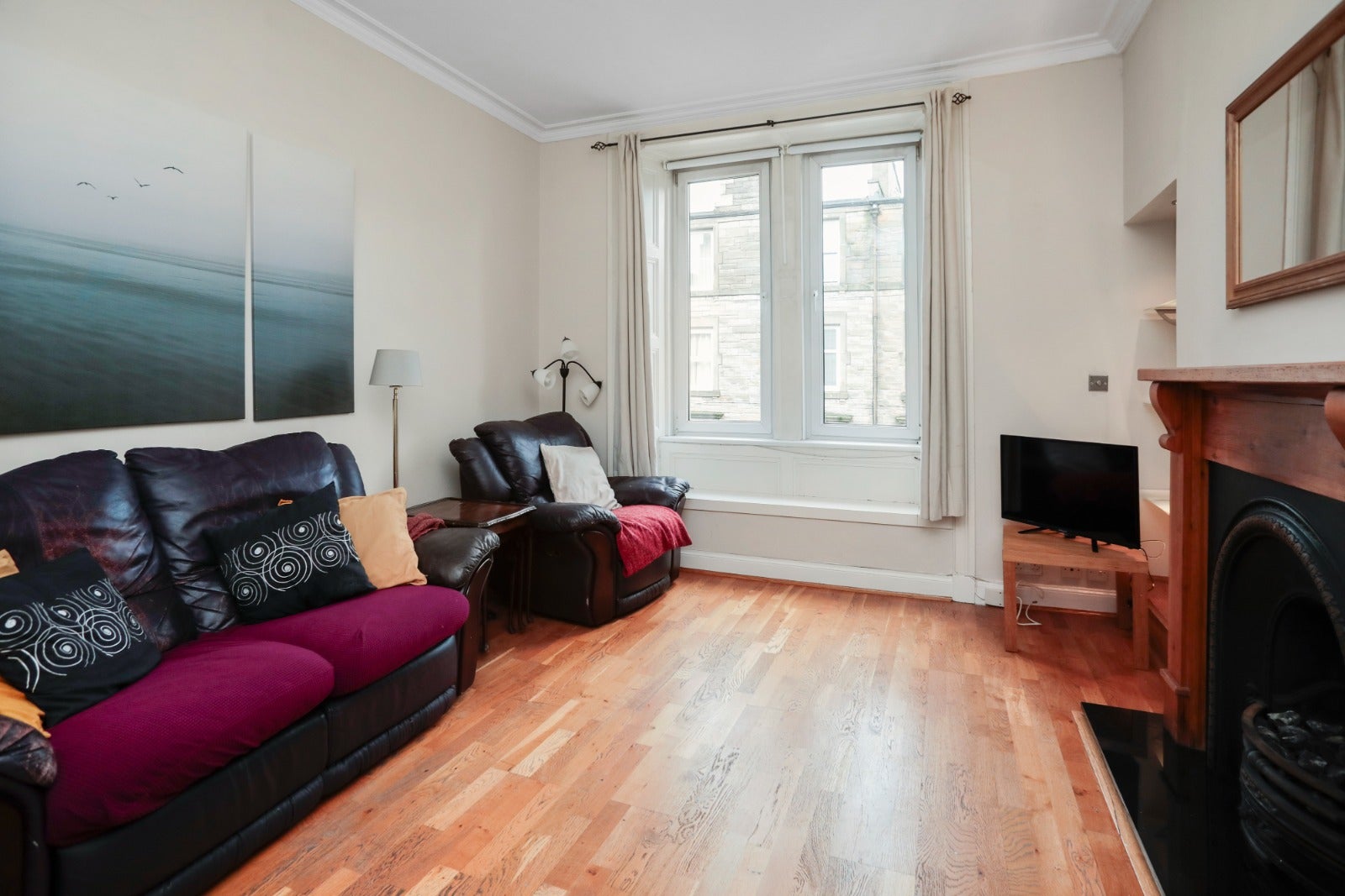 Flat Dalgety Avenue in City of Edinburgh