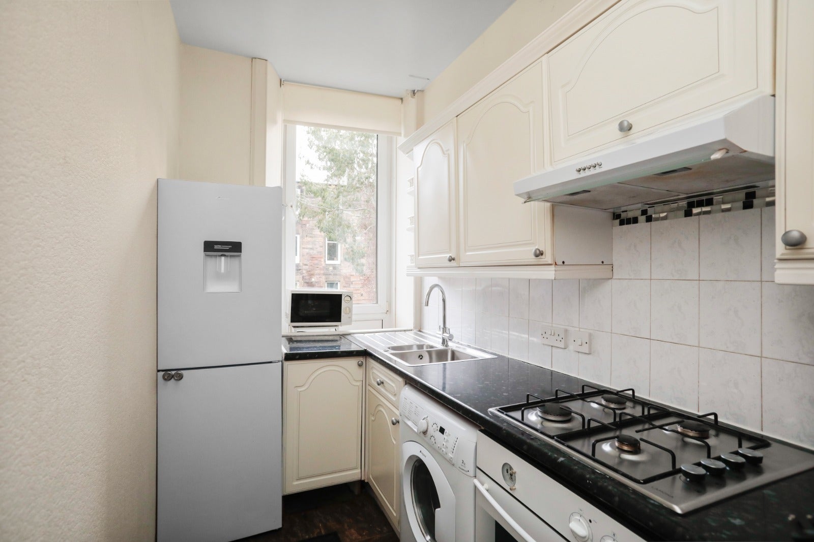 Flat Dalgety Avenue in City of Edinburgh