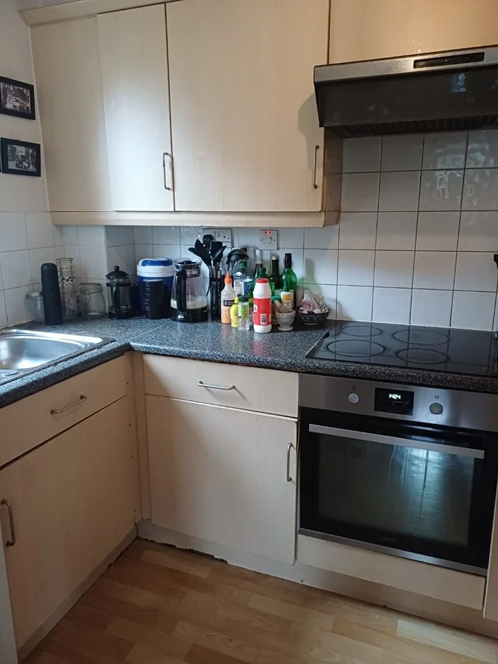 Room Cold Blow Lane in Greater London