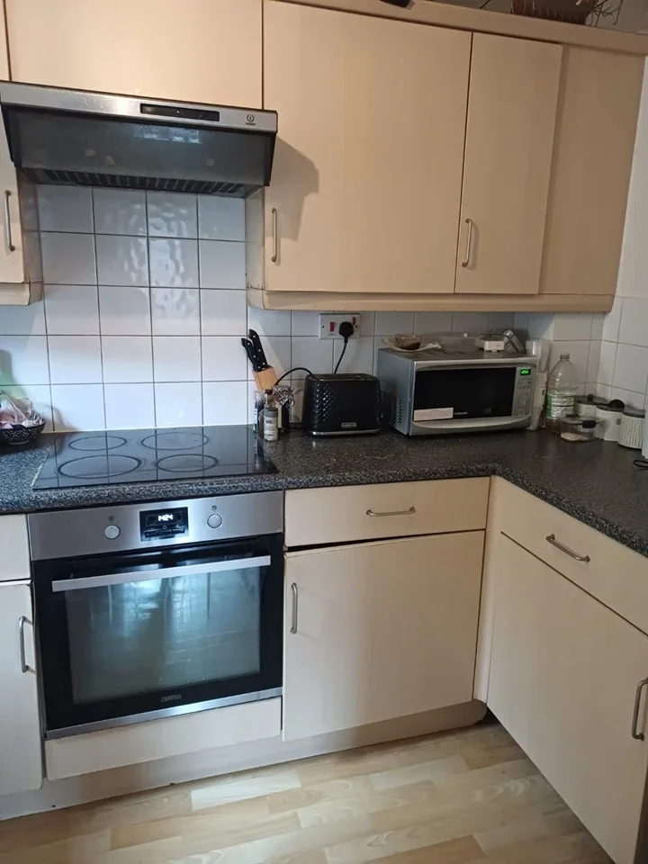 Room Cold Blow Lane in Greater London