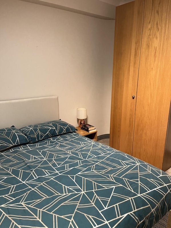 Room Primrose Hill Road in Greater London