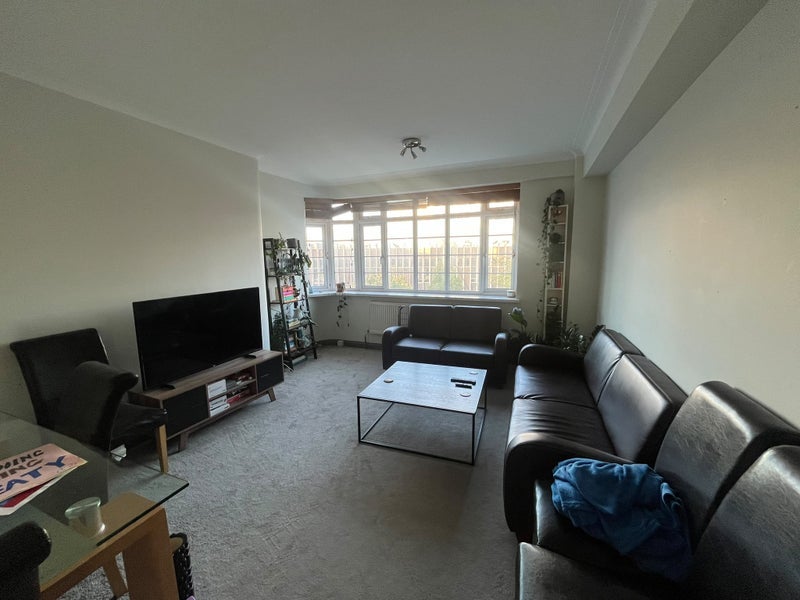 Room Primrose Hill Road in Greater London
