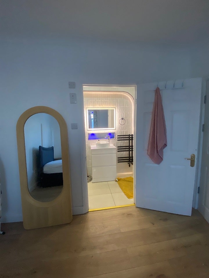 Flat Ashburton Avenue in Greater London