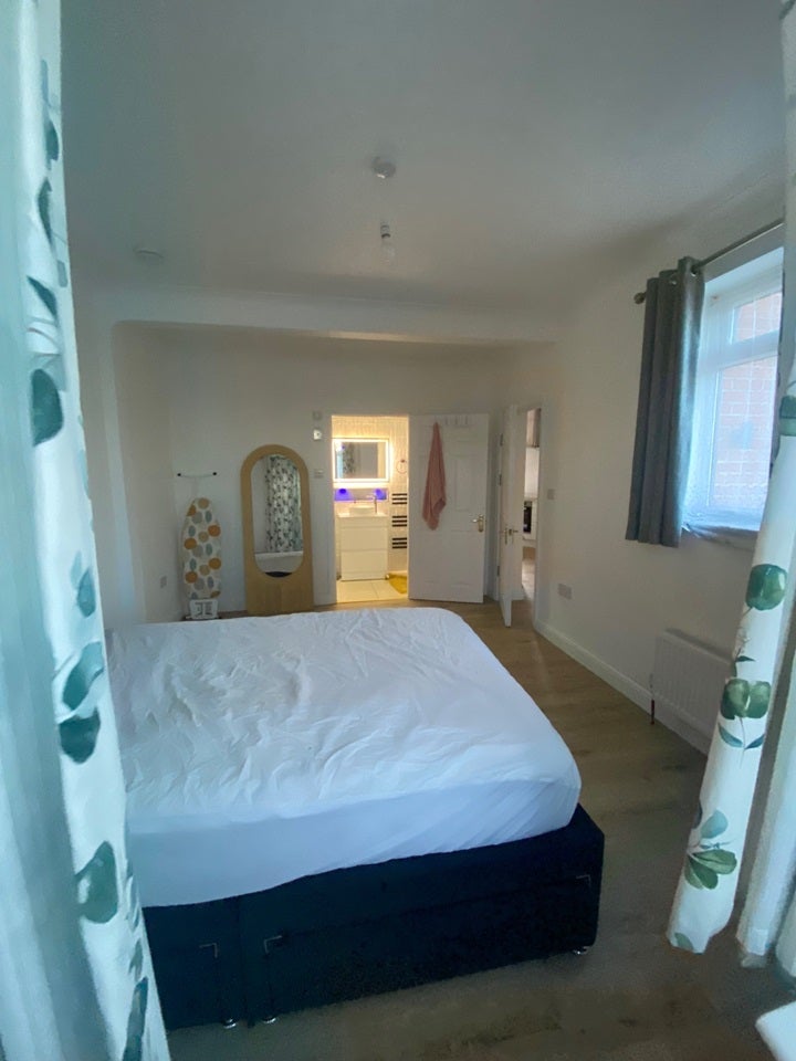 Flat Ashburton Avenue in Greater London