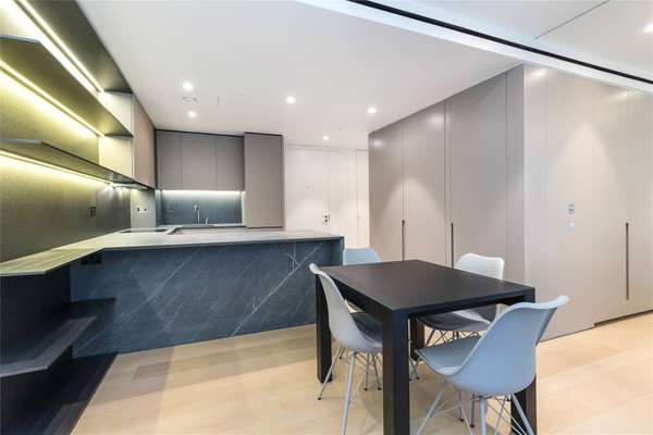 Flat Victoria Street in City of Westminster