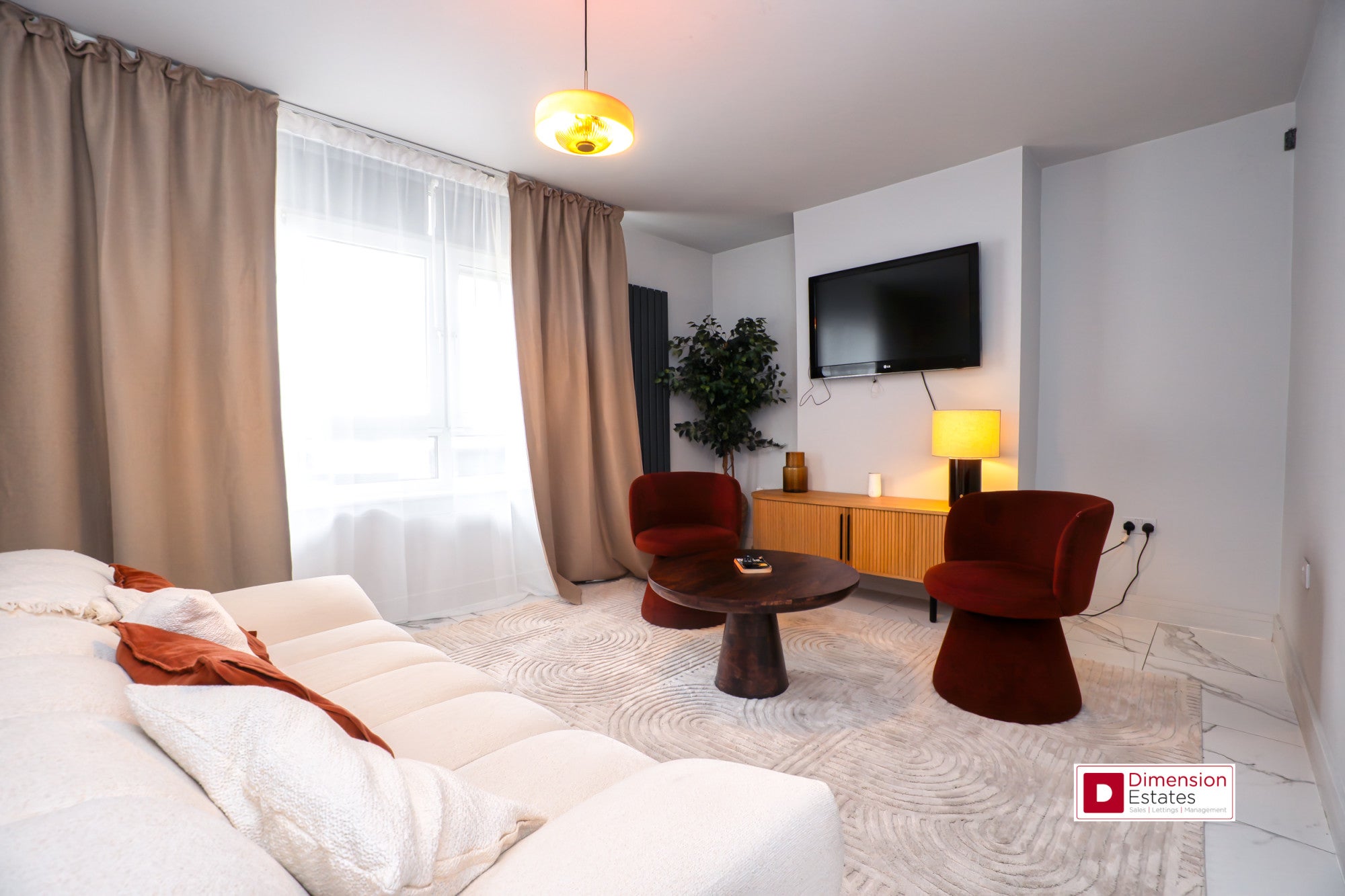 Flat Wyllen Close in Greater London
