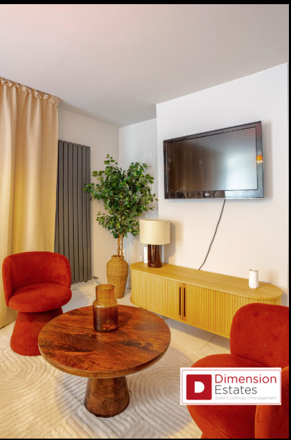 Flat Wyllen Close in Greater London