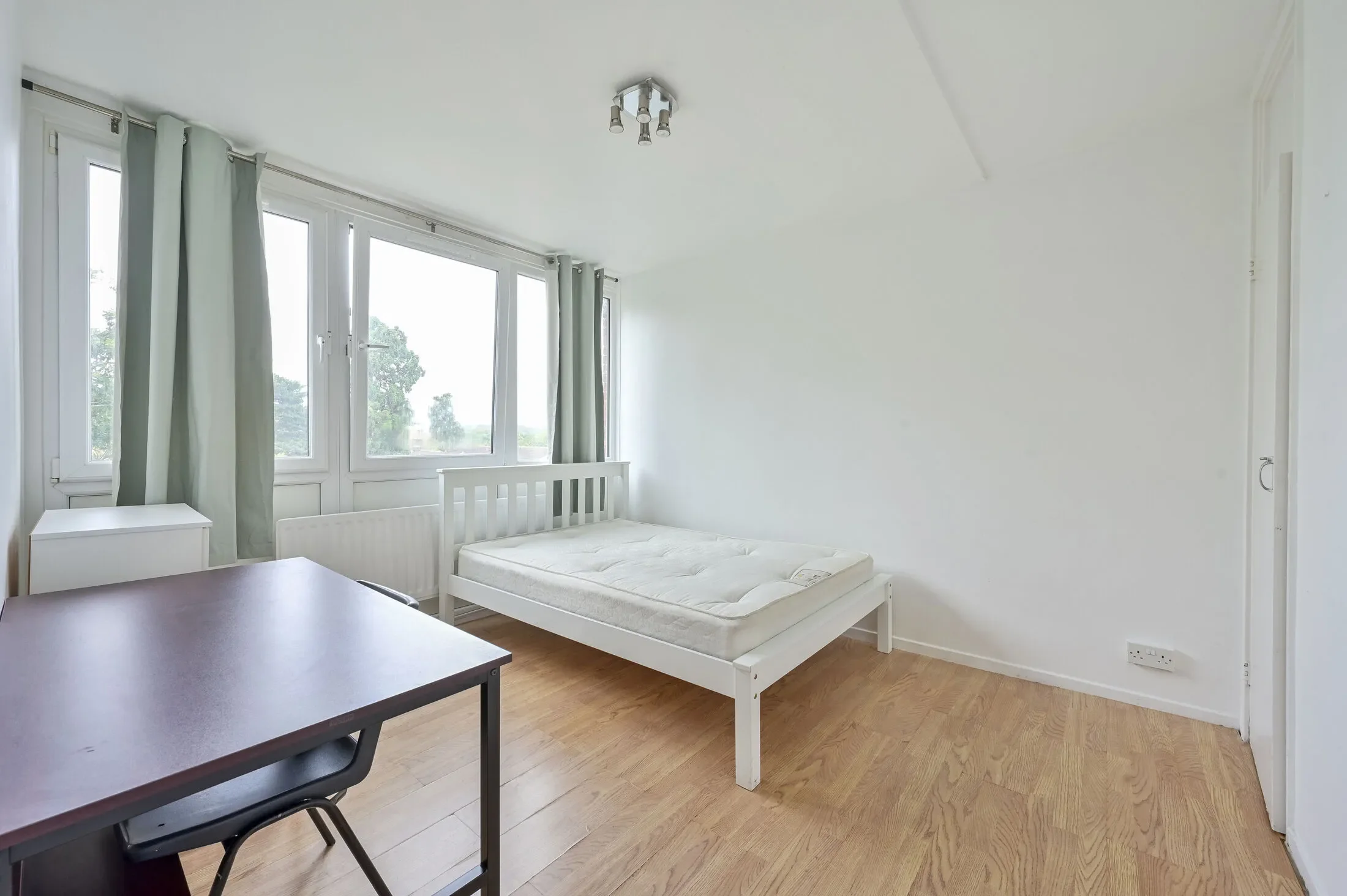 Flat Alton Road in Greater London