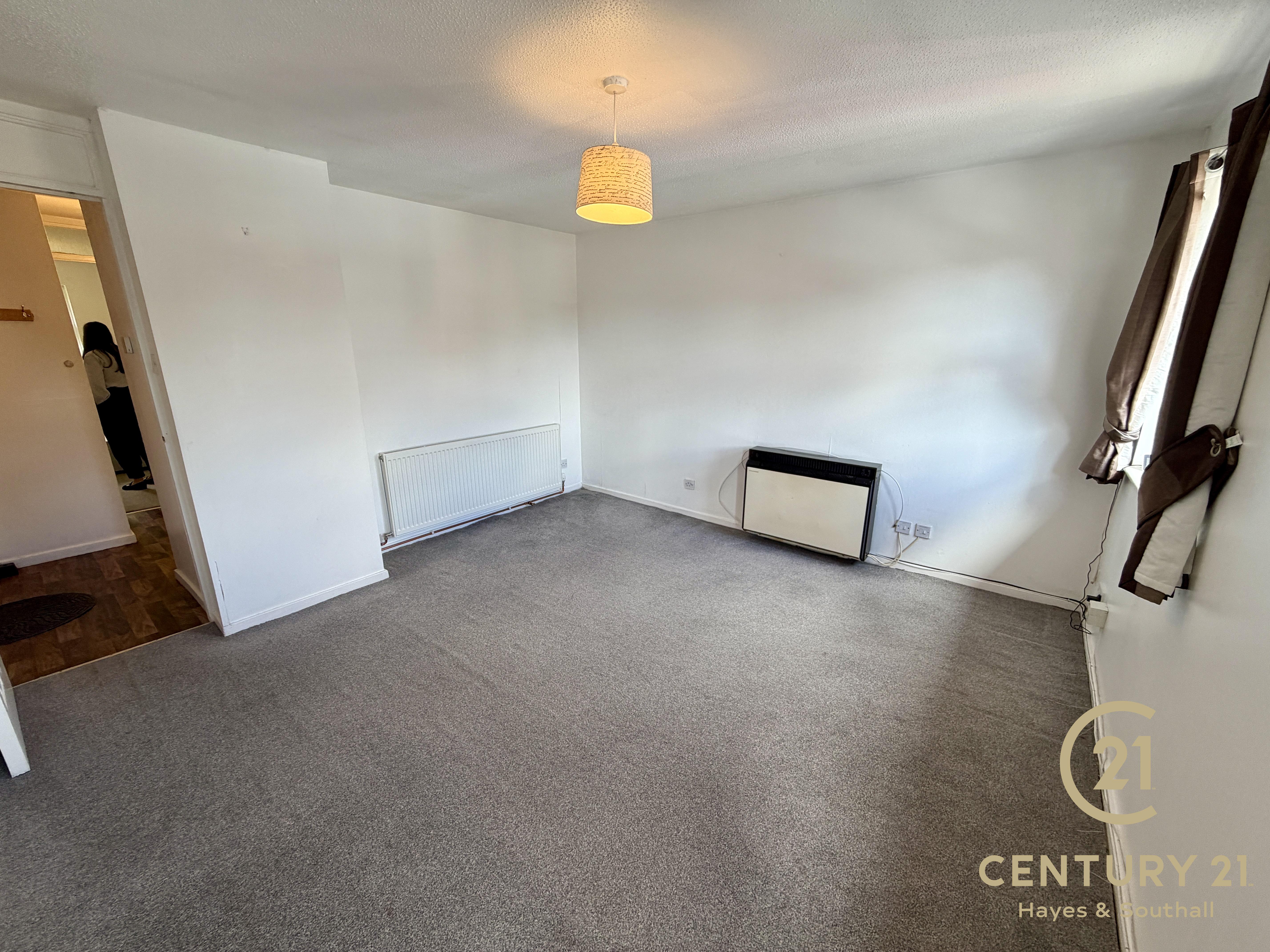 Flat Clarkes Drive in Greater London