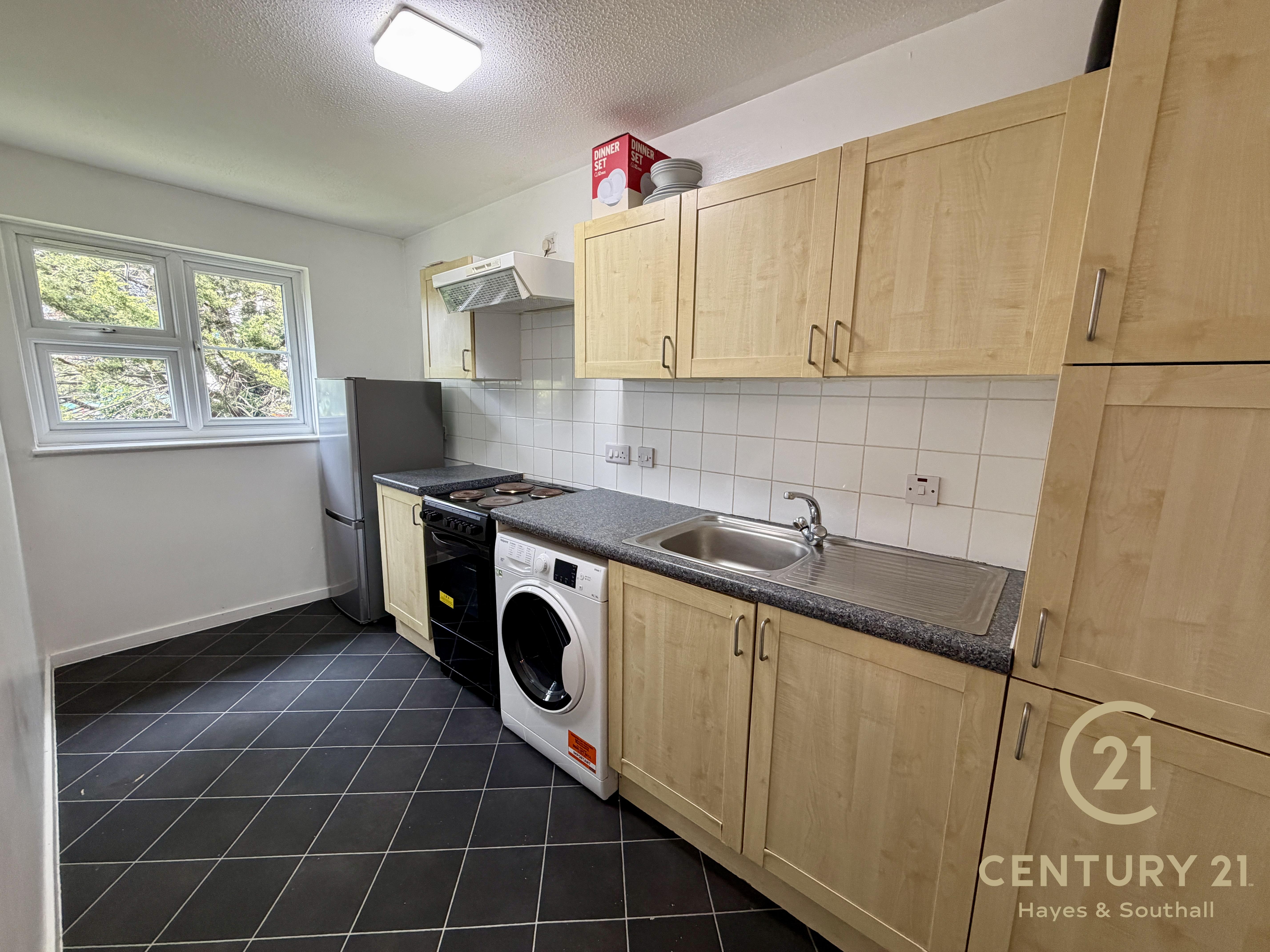 Flat Clarkes Drive in Greater London