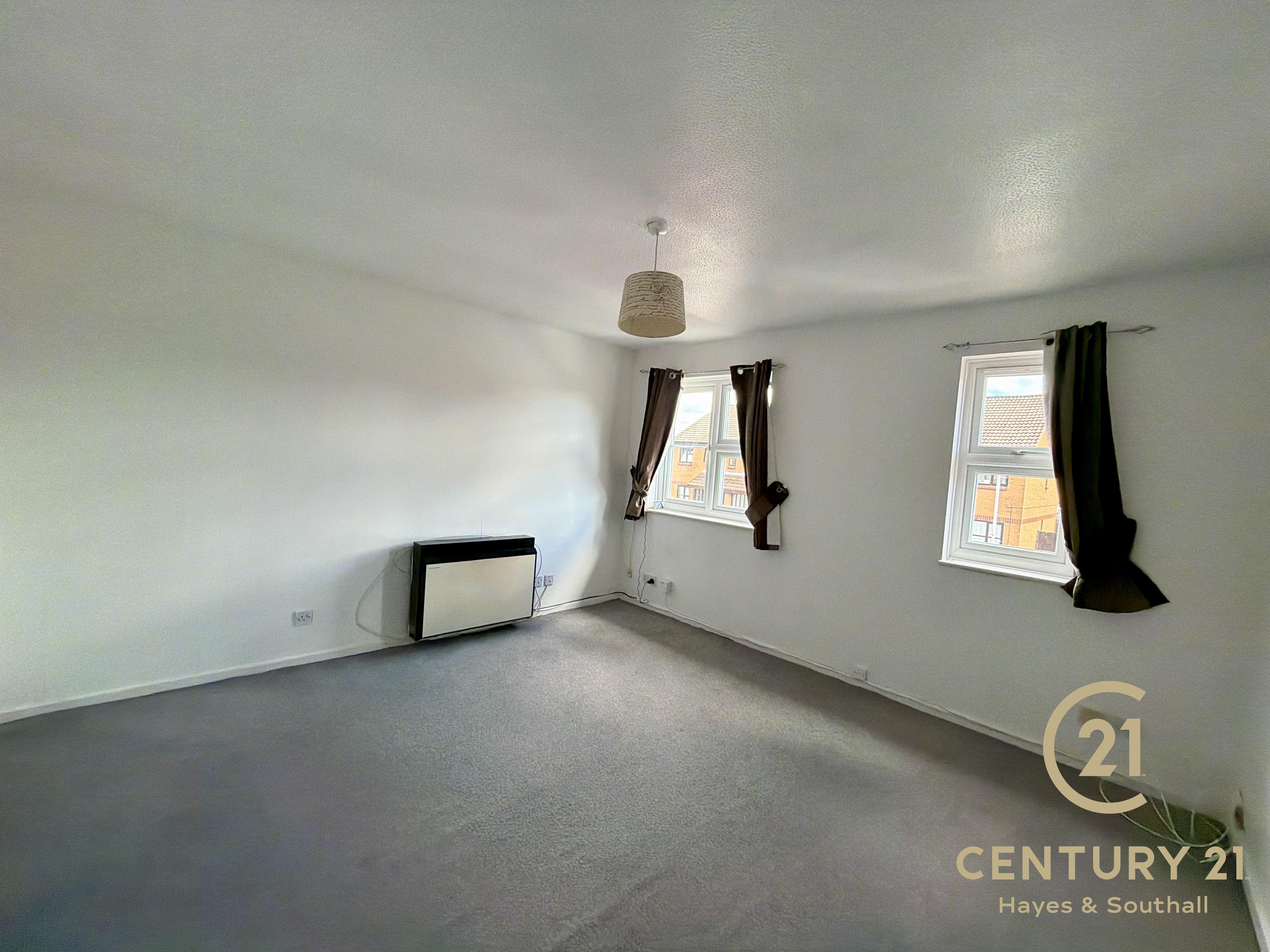 Flat Clarkes Drive in Greater London
