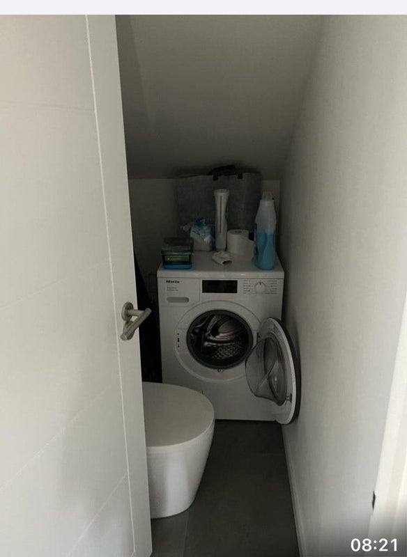 Room Heathfield Road in Greater London