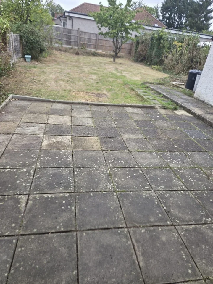 House Woodford Crescent in Greater London