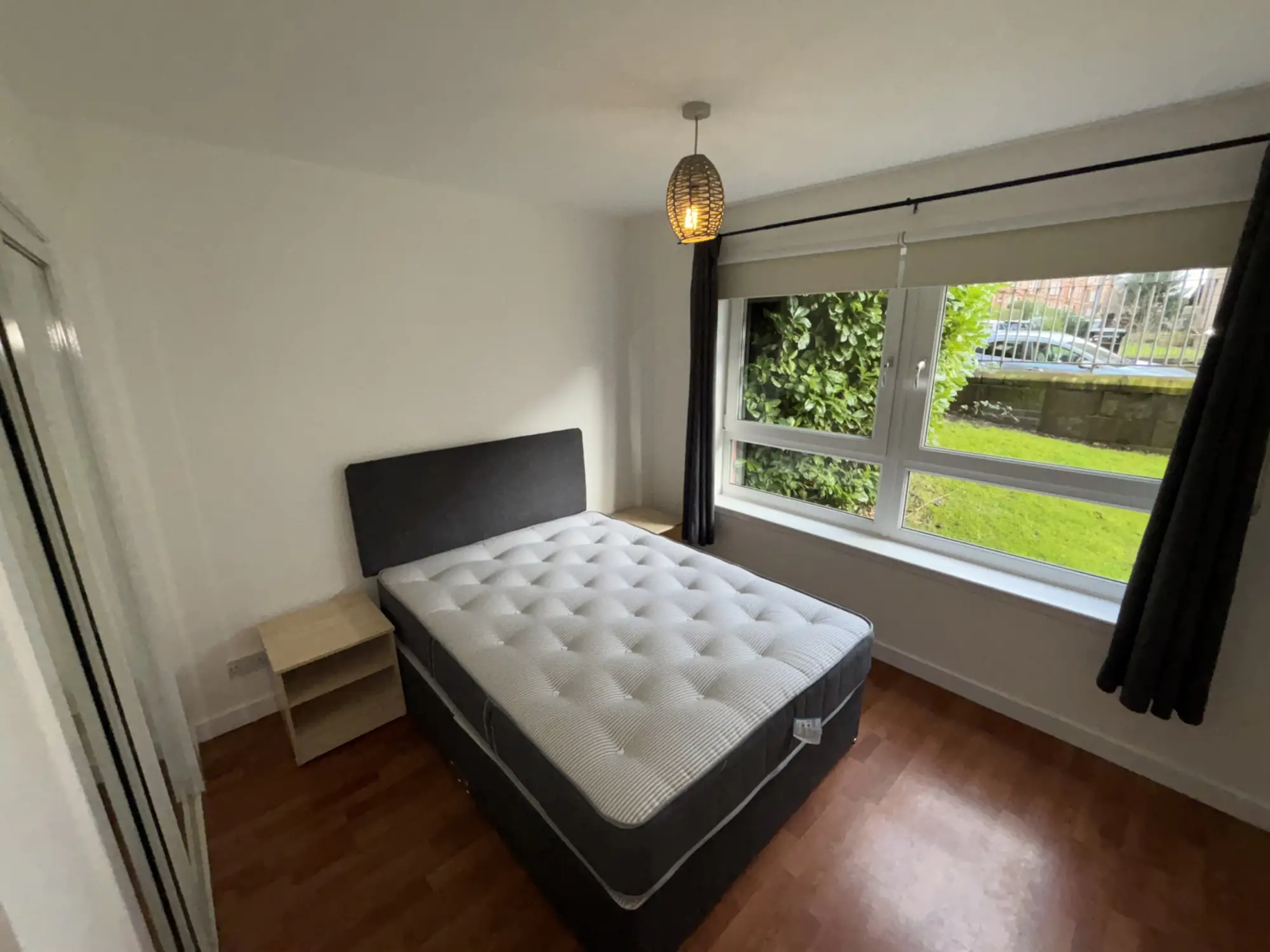 Flat Whitehill Place in Glasgow