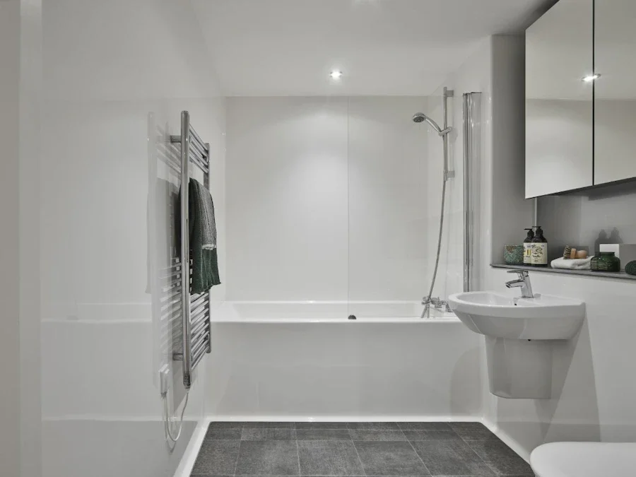 Flat Clippers Quay in Salford