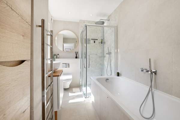 House Warren Mews in Greater London