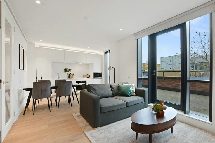 Flat Whitfield Street in Greater London