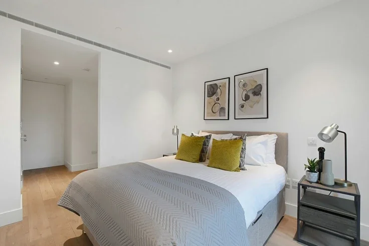 Flat Whitfield Street in Greater London