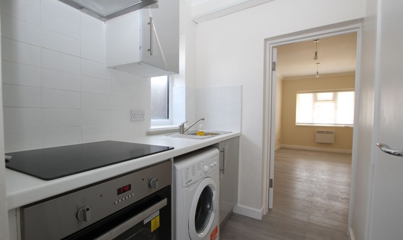 Flat Durants Park Avenue in Greater London
