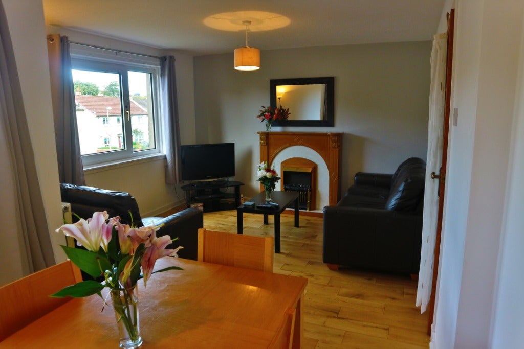 Flat St Katharine's Crescent in City of Edinburgh